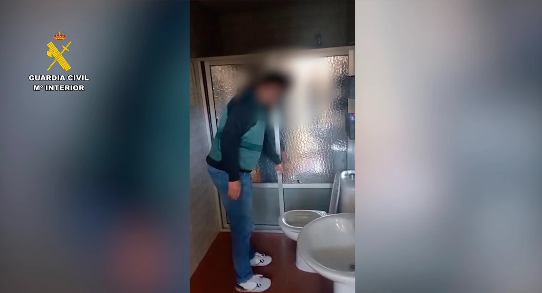 Detienen a un empresario extremeño que presuntamente grababa a sus empleados en el aseo