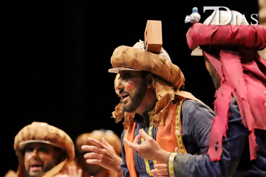 Actuación y entrevista de la murga Al Maridi en la final del COMBA 2026