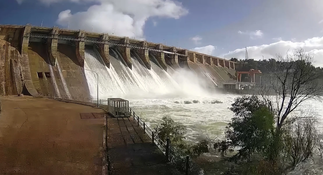 La presa del Zújar abre otra compuerta: así afectará al cauce del Guadiana