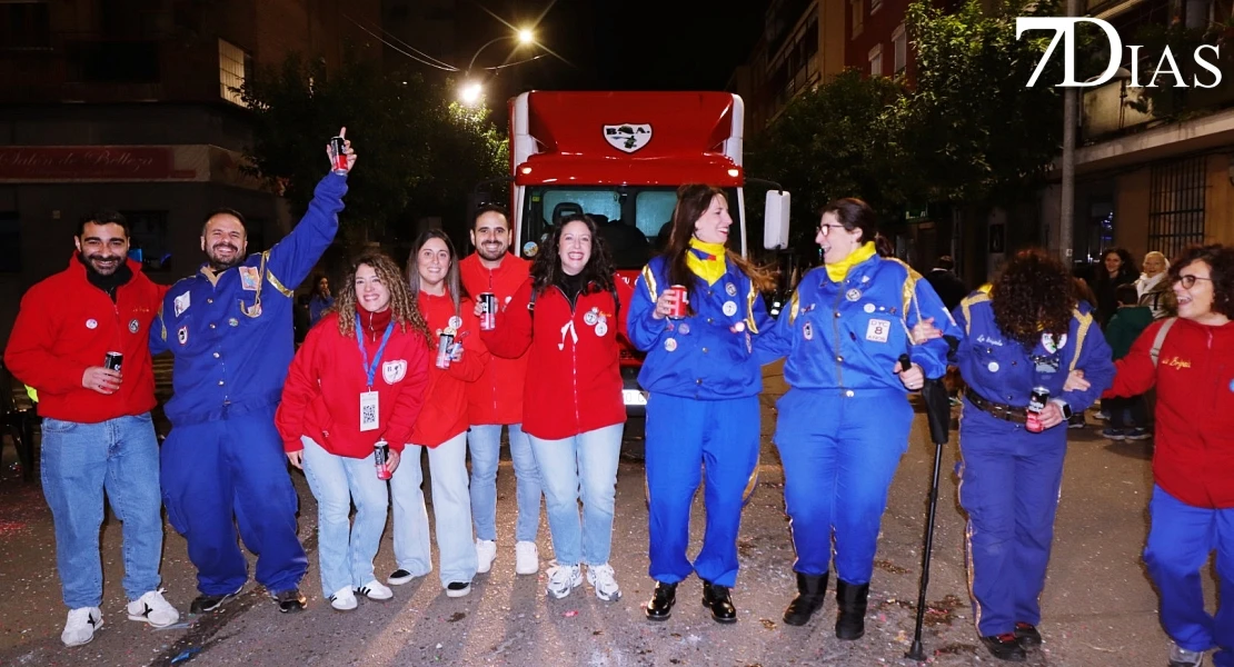 Imágenes de Artefactos y Grupos de Animación en el Gran Desfile del Carnaval de Badajoz 2026