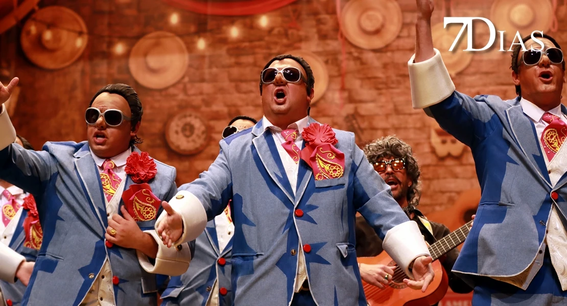 Actuación y entrevista a la murga Gitano y de Badajó en Semifinales del COMBA 2026