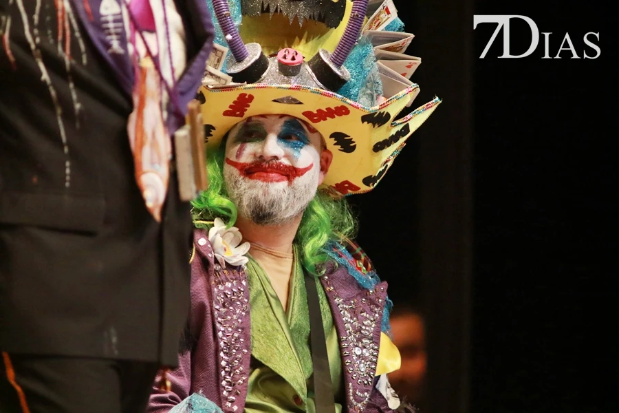 Actuación y entrevista de la murga Water Closet en la final del COMBA 2026