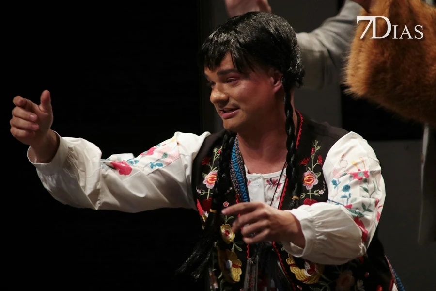 Actuación y entrevista de la murga Los Escusaos en preliminares del COMBA 2026