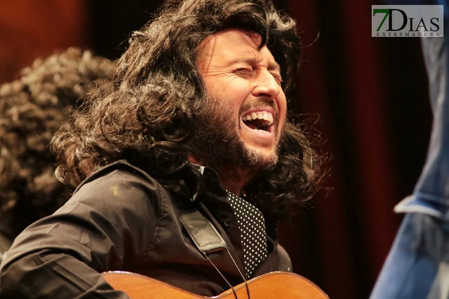 Acuación y entrevista de la murga A Contragolpe en el COMBA 2026