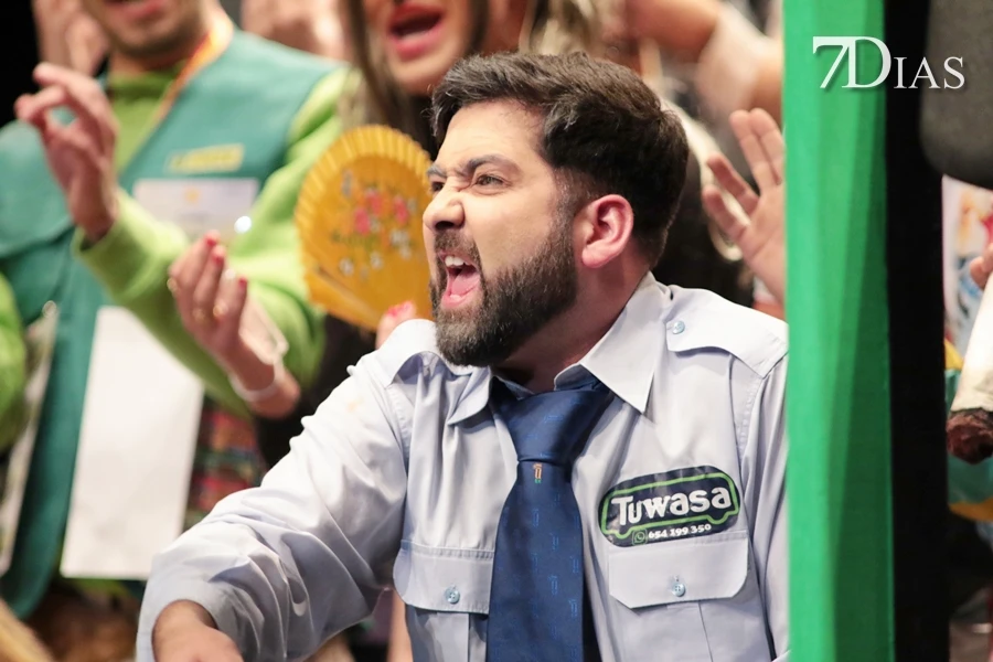 Actuación y entrevista de la murga Los Escusaos en preliminares del COMBA 2026