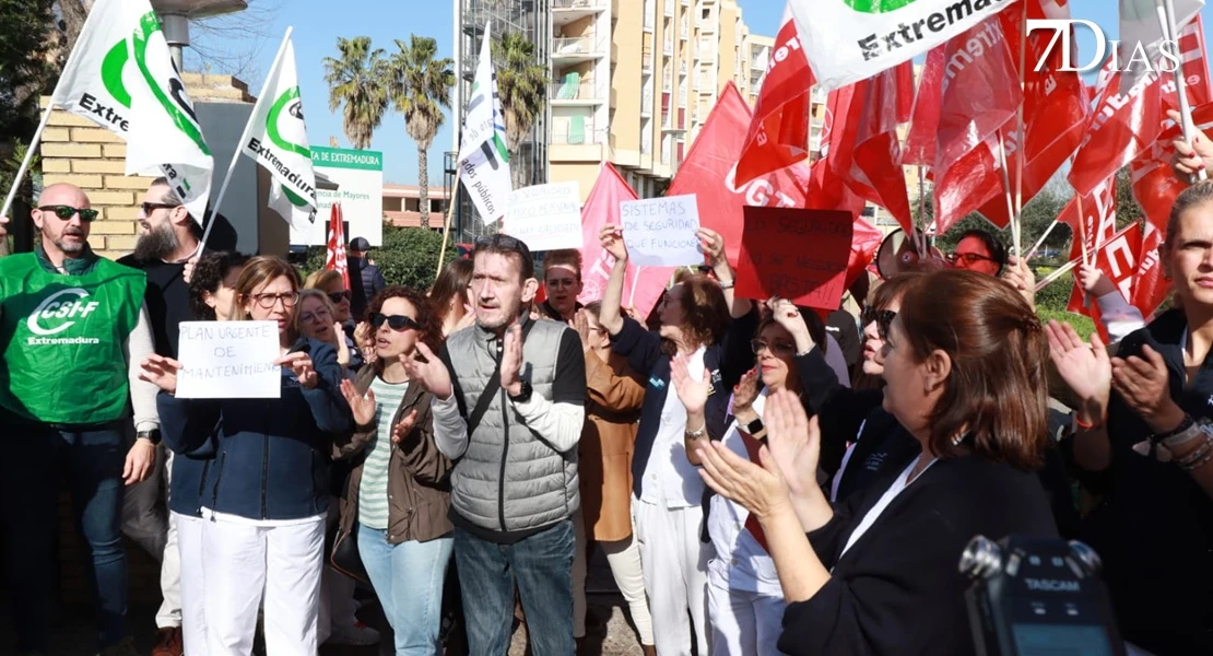Trabajadores de la residencia La Granadilla: "No sonó la alarma, teníamos las llamas encima"