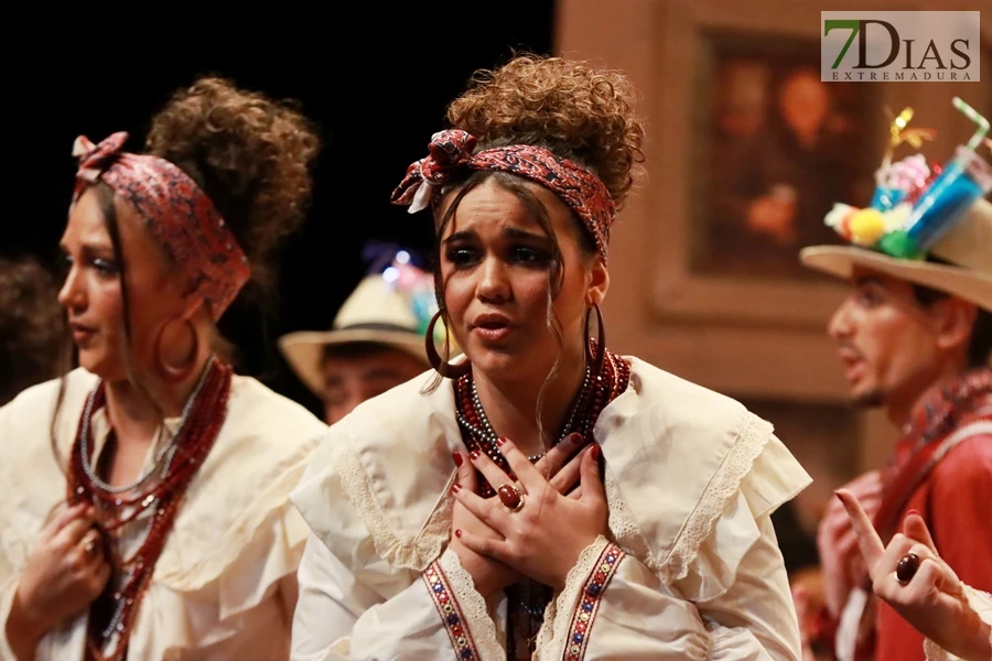 Actuación y entrevista de la murga Los Mini - Folk en preliminares del COMBA 2026