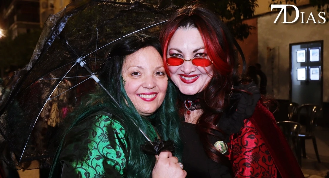 Imágenes de Artefactos y Grupos de Animación en el Gran Desfile del Carnaval de Badajoz 2026