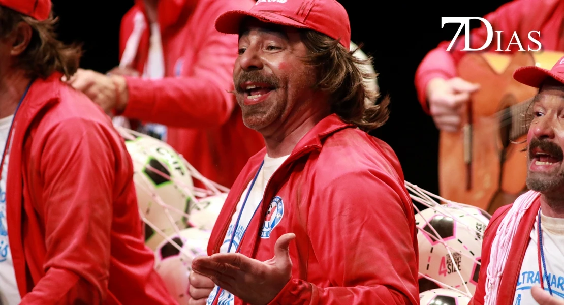 Actuación y entrevista a la murga Valentín, entrenador infantil en Semifinales del COMBA 2026