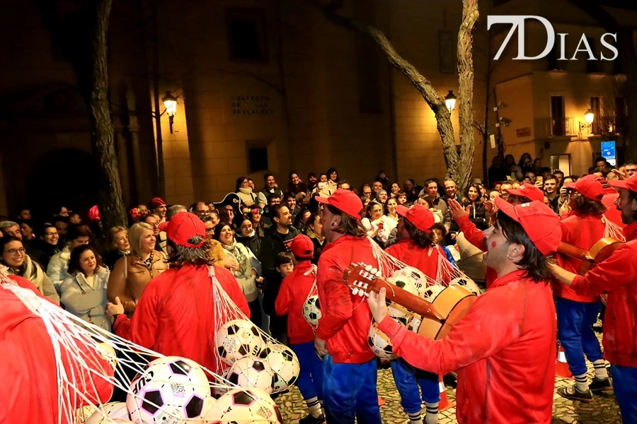 El Carnaval continúa en las calles de Badajoz gracias a 'De Plaza en Plaza'