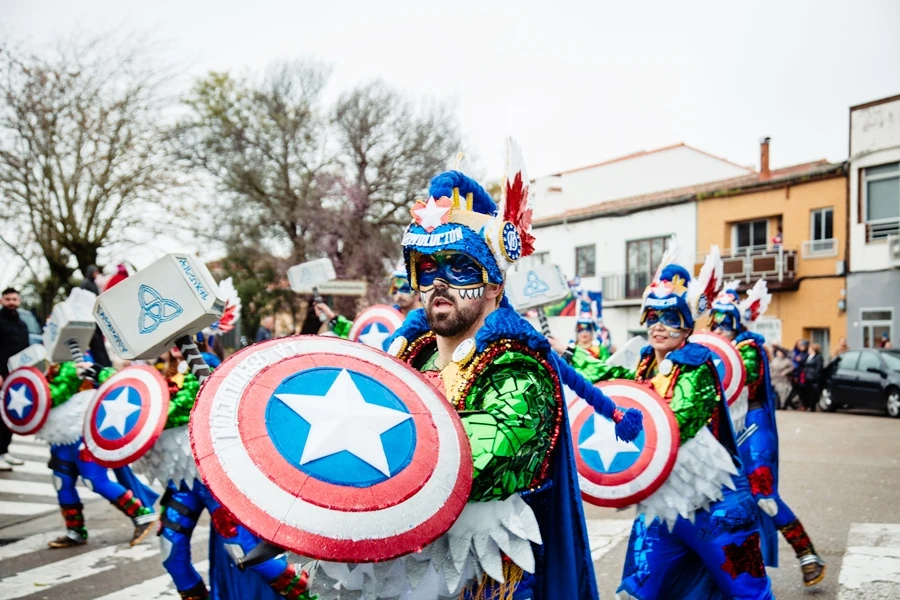 El carnaval sanvicenteño arranca a lo grande con el multitudinario desfile infantil