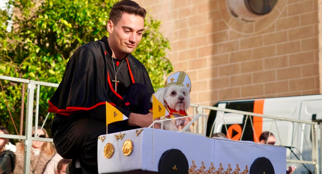 Keka gana el primer premio del Concurso 'Carnaval de las Mascotas'