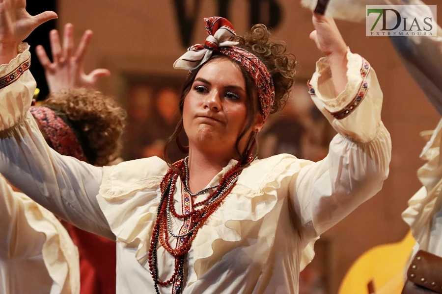 Actuación y entrevista de la murga Los Mini - Folk en preliminares del COMBA 2026