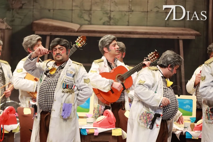 Actuación y entrevista de la murga Los Camballotas en la final del COMBA 2026