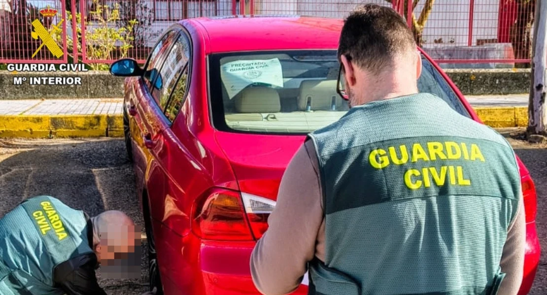 Detenidos tras robar con un arma de grandes dimensiones en una gasolinera y darse a la fuga