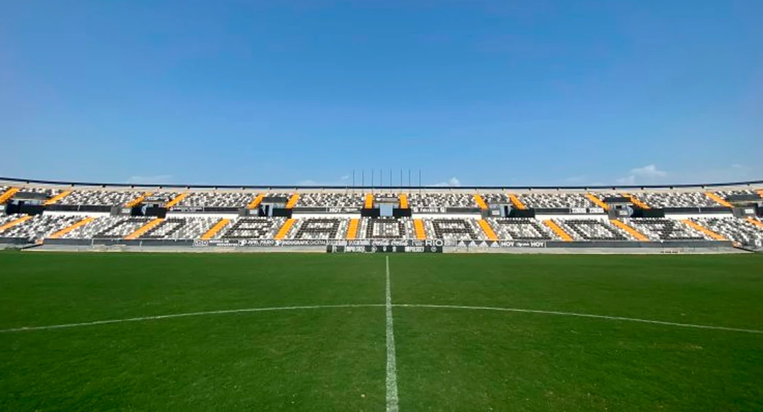 La FIFA vuelve a bloquear al CD Badajoz por impagos