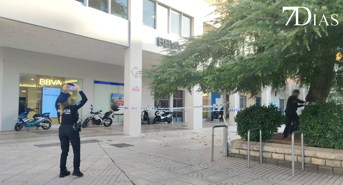 Acordonan una zona de la plaza de San Atón por un desprendimiento