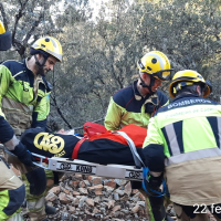 Rescatan a una persona tras accidentarse en una zona de difícil acceso en Las Hurdes