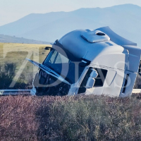 Un camión pierde el control en la A-66 y obliga a regular el tráfico cerca de Plasencia