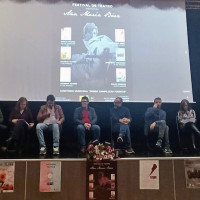 Un aplauso eterno para Ana María Báez: el teatro la honra sobre las tablas