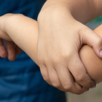 Preocupación por la salud mental juvenil ante el aumento de autolesiones en menores