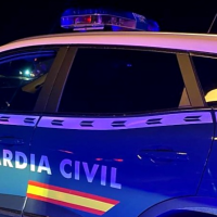 Grave un trabajador tras caer de un camión de la basura en una localidad cacereña