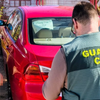 Detenidos tras robar con un arma de grandes dimensiones en una gasolinera y darse a la fuga