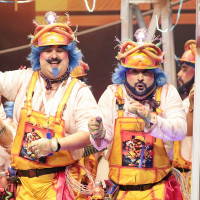 Actuación y entrevista a la murga Los Mirinda en el COMBA 2026