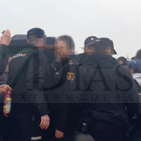 Se viven momentos de tensión en la grada de los aficionados del Badajoz en Don Benito