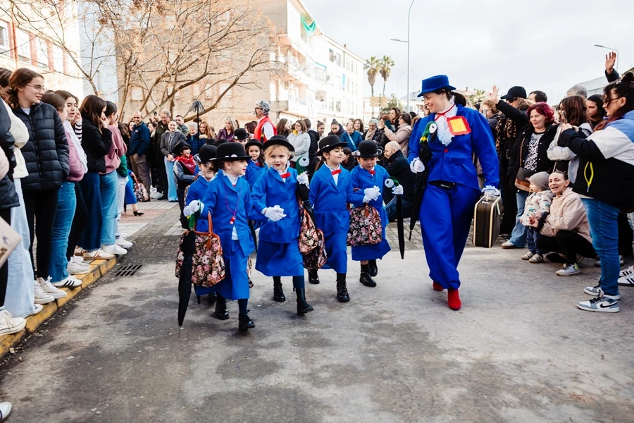 El carnaval sanvicenteño arranca a lo grande con el multitudinario desfile infantil