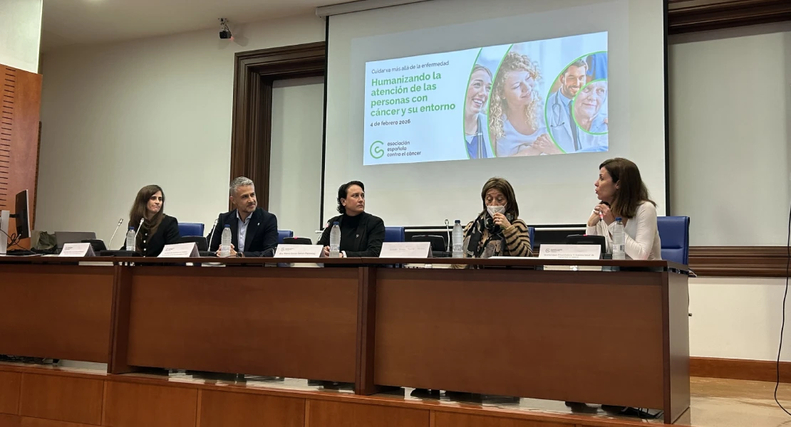 La AECC presenta en Mérida un nuevo modelo de atención oncológica basado en la humanización