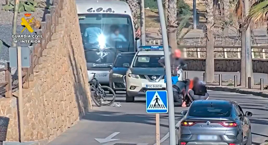 La Guardia Civil salva la vida de un ciclista tras practicarle la RCP
