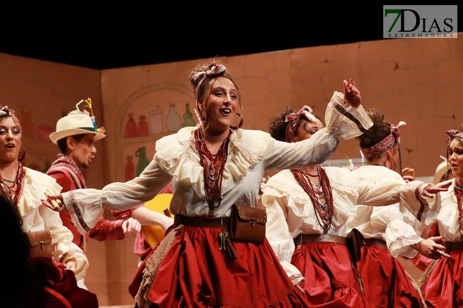 Actuación y entrevista de la murga Los Mini - Folk en preliminares del COMBA 2026