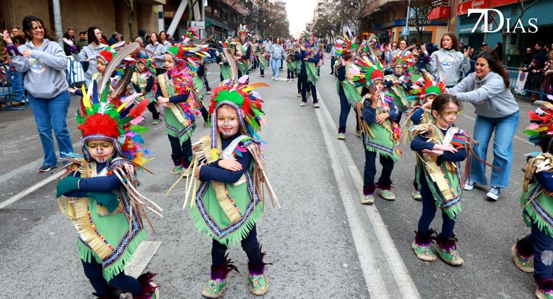 Planos generales del Desfile Infantil de Comparsas 2026
