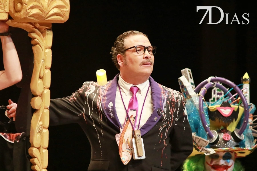 Actuación y entrevista de la murga Water Closet en la final del COMBA 2026