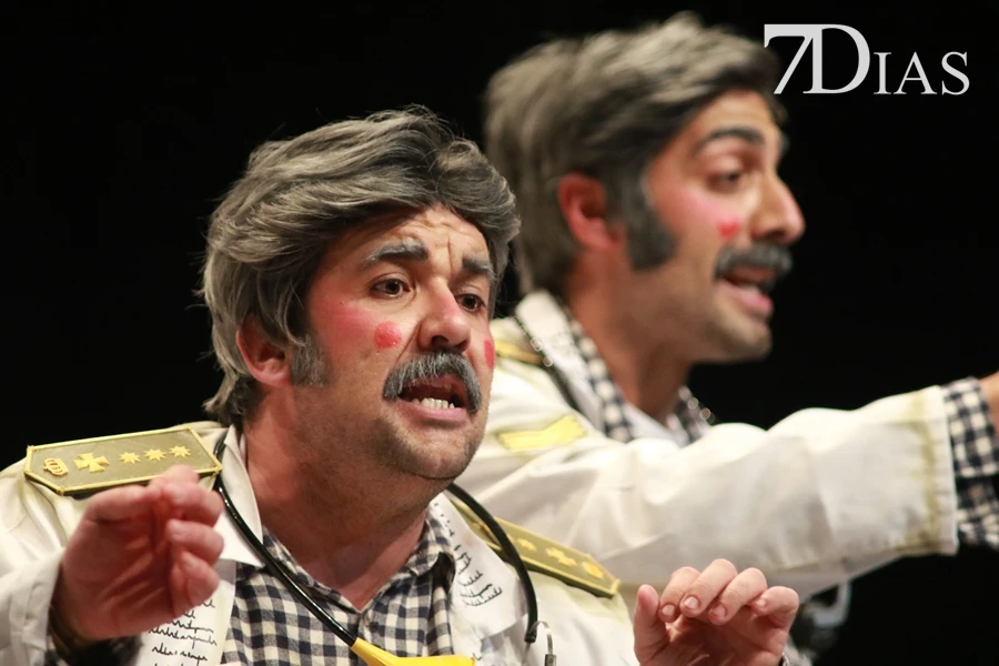 Actuación y entrevista de la murga Los Camballotas en la final del COMBA 2026