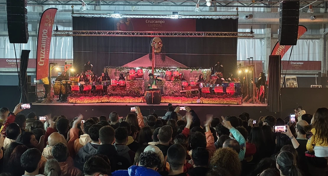 Actuación de la Tamborada de Cambalada 2026