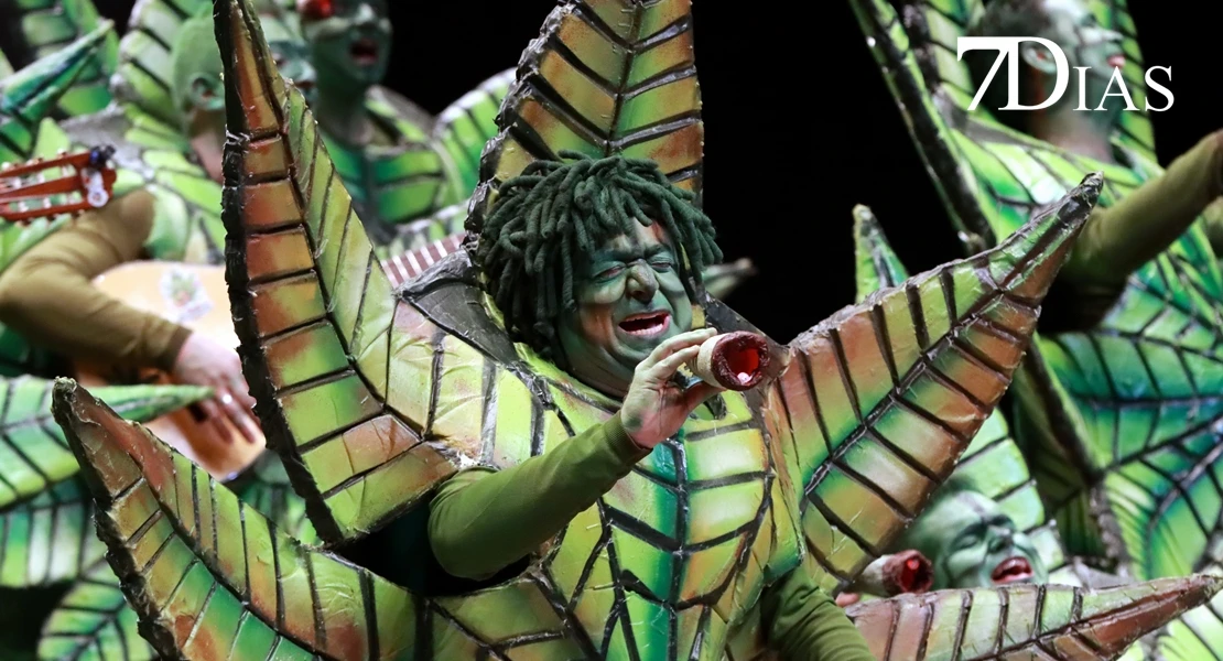 Actuación y entrevista a la murga Los Rayanos en Semifinales del COMBA 2026