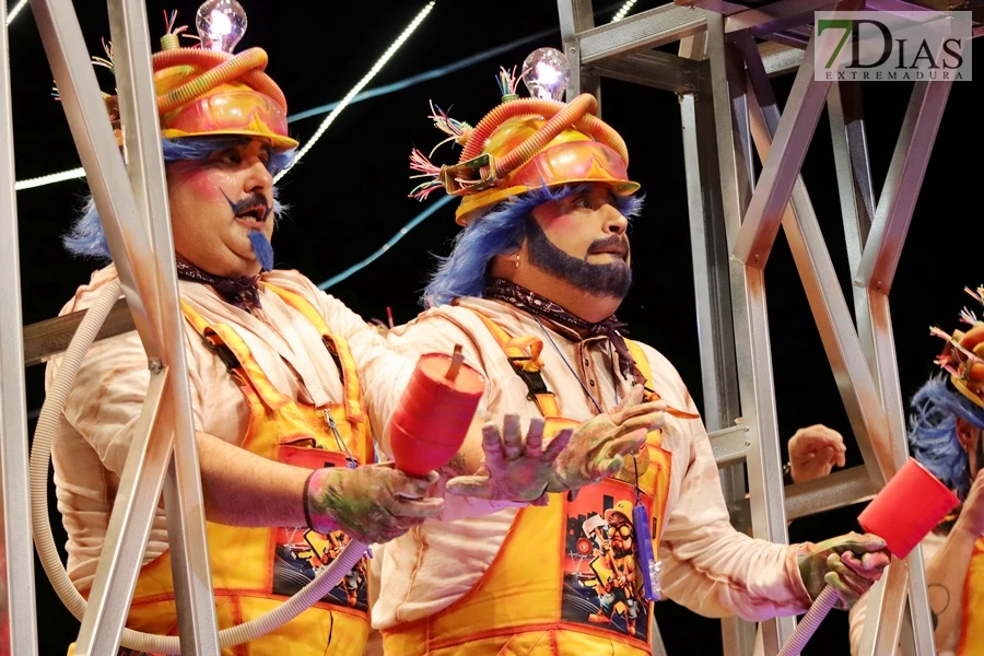 Actuación y entrevista a la murga Los Mirinda en el COMBA 2026