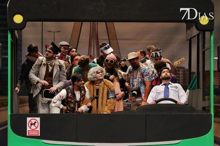 Actuación y entrevista de la murga Los Escusaos en preliminares del COMBA 2026