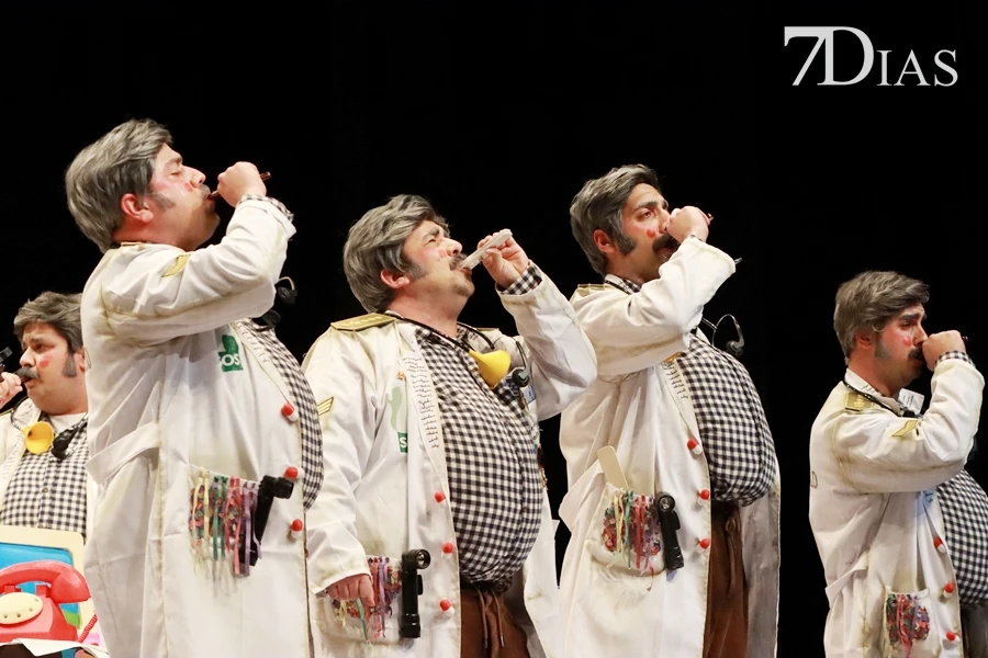 Actuación y entrevista de la murga Los Camballotas en Semifinales del COMBA 2026