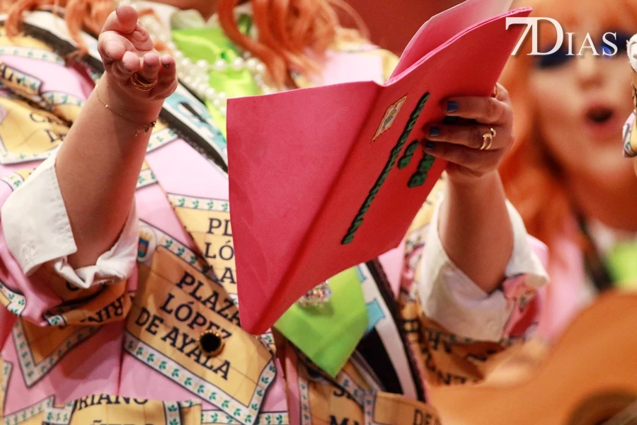 Actuación y entrevista de la murga Las Chimixurris en Semifinales del COMBA 2026