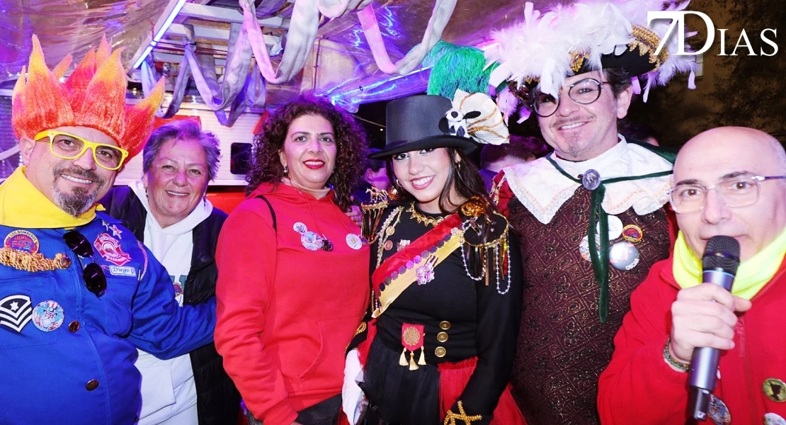 Imágenes de Artefactos y Grupos de Animación en el Gran Desfile del Carnaval de Badajoz 2026