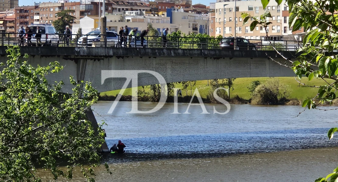 Imágenes del rescate en el río Guadiana la tarde del domingo