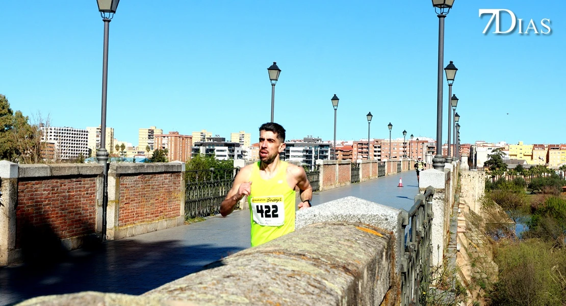 Galería de imágenes y vídeo de la 32 Maratón y 10 Medio Maratón 'Ciudad de Badajoz'