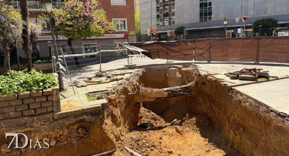 Aparecen restos óseos en una obra en plena avenida de Huelva en Badajoz