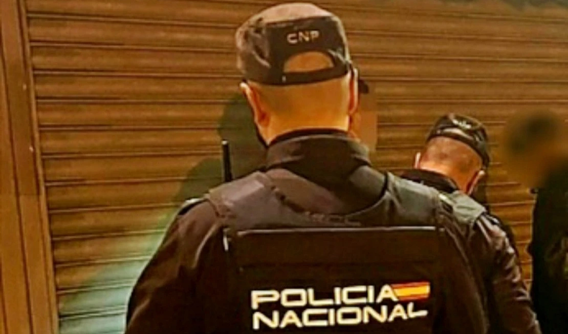 Amplio despliegue policial en una vivienda de El Cerro de Reyes (BA)