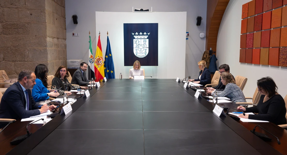 La Junta aprueba un contrato de 7,8 M€ para reforzar la seguridad de los medicamentos oncológicos