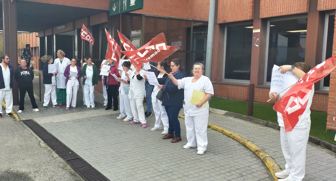 Los celadores del Hospital Campo Arañuelo se vuelven a concentrar por unas condiciones dignas