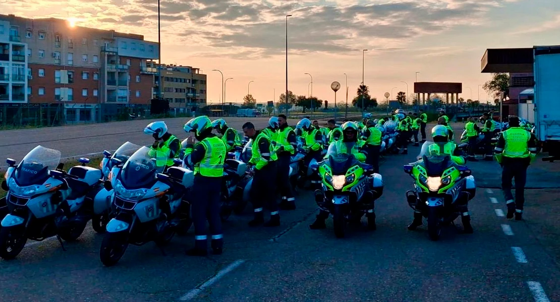 Un exigente entrenamiento de la Guardia Civil parte desde Mérida para recorrer cinco provincias